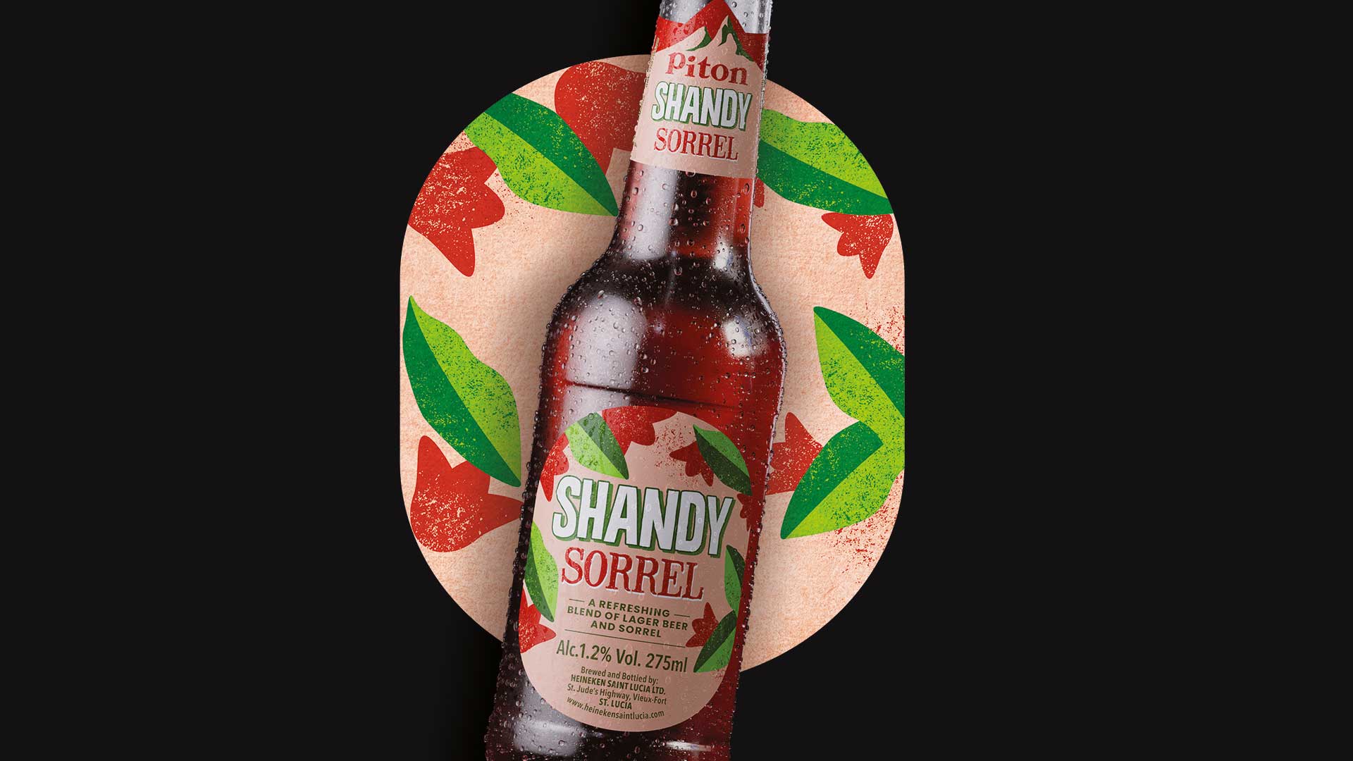 botella piton shandy sorrel con gotas de condensación sobre fondo ilustrado